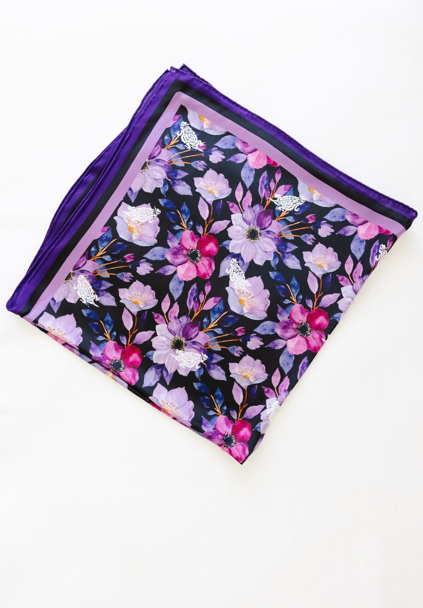 Floral Frog Scarf image 1